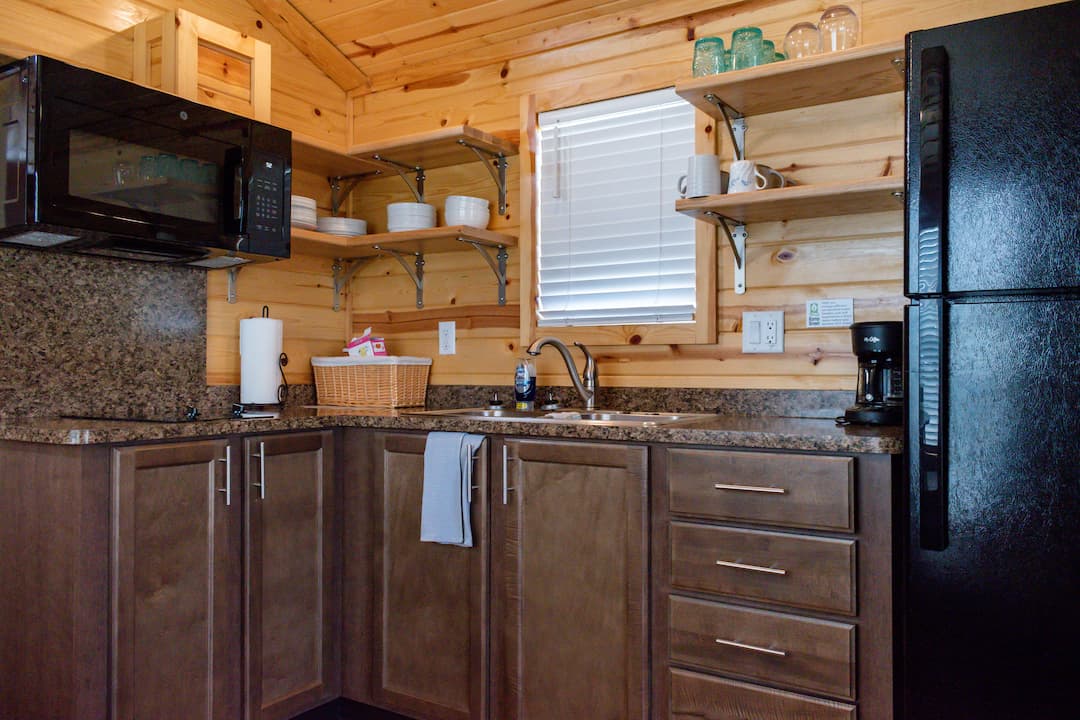 Deluxe cabin kitchenette